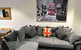 Stunning Flat With Parking Free Near Sutton Station