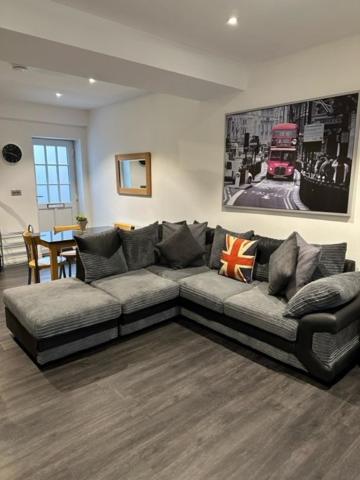 Stunning Flat With Parking Free Near Sutton Station Apartment Cheam Exterior photo